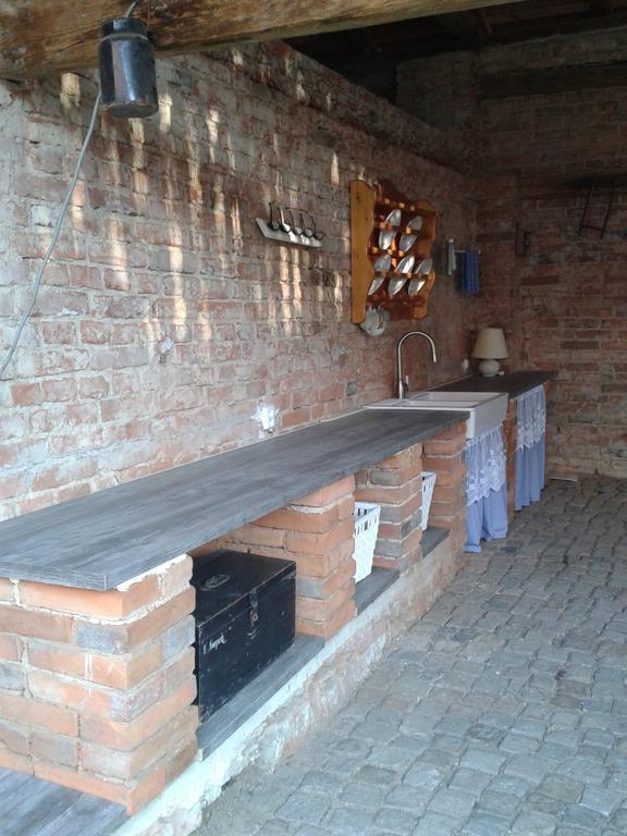 Penzion A Hospoda Na Statku Hluboka nad Vltavou Ngoại thất bức ảnh