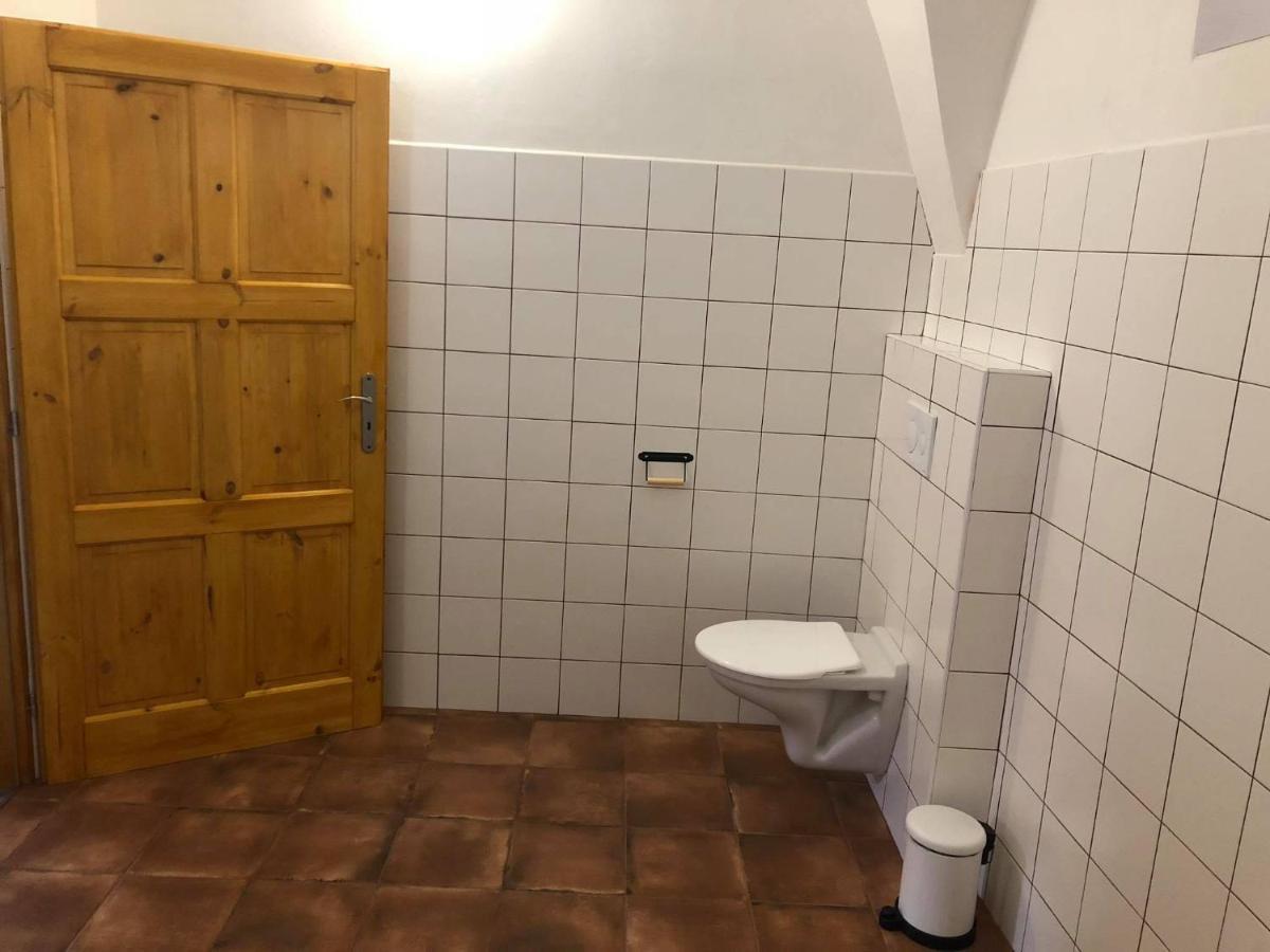 Penzion A Hospoda Na Statku Hluboka nad Vltavou Ngoại thất bức ảnh