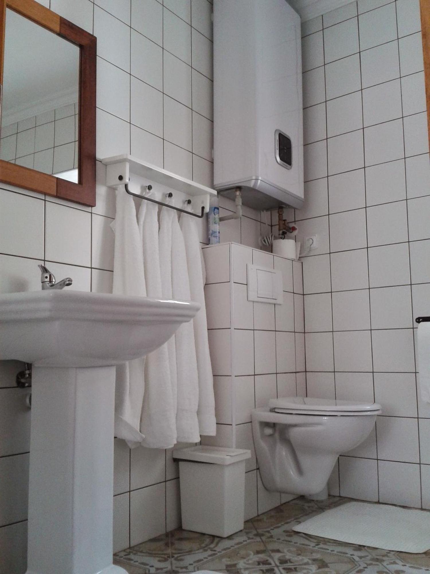 Penzion A Hospoda Na Statku Hluboka nad Vltavou Ngoại thất bức ảnh